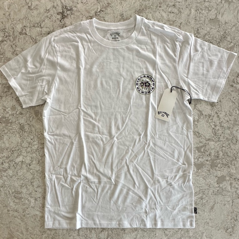Billabong Premium Tee White with Floral Print Size Large NWT